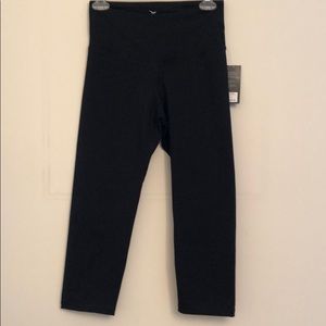 NWT Old Navy black activewear leggings